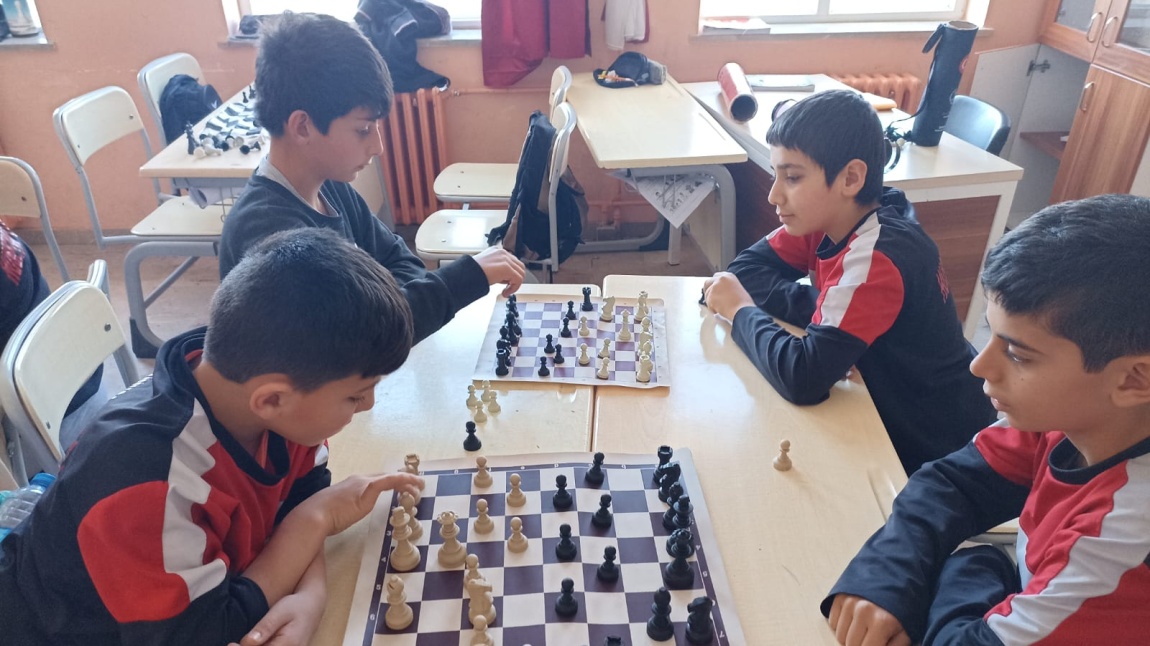 Doğanşar Hüseyin Yumuşak YBO ve ilkokulunda  1. Dönem sonu etkinlikleri  haftası kapsamında  Satranç turnuvası düzenlendi.   